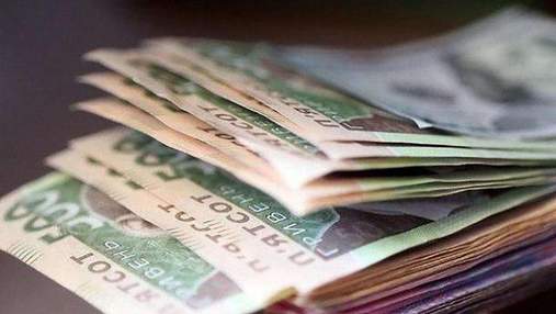 В Украине планируют повысить зарплату чиновникам: правительство получило проект постановления